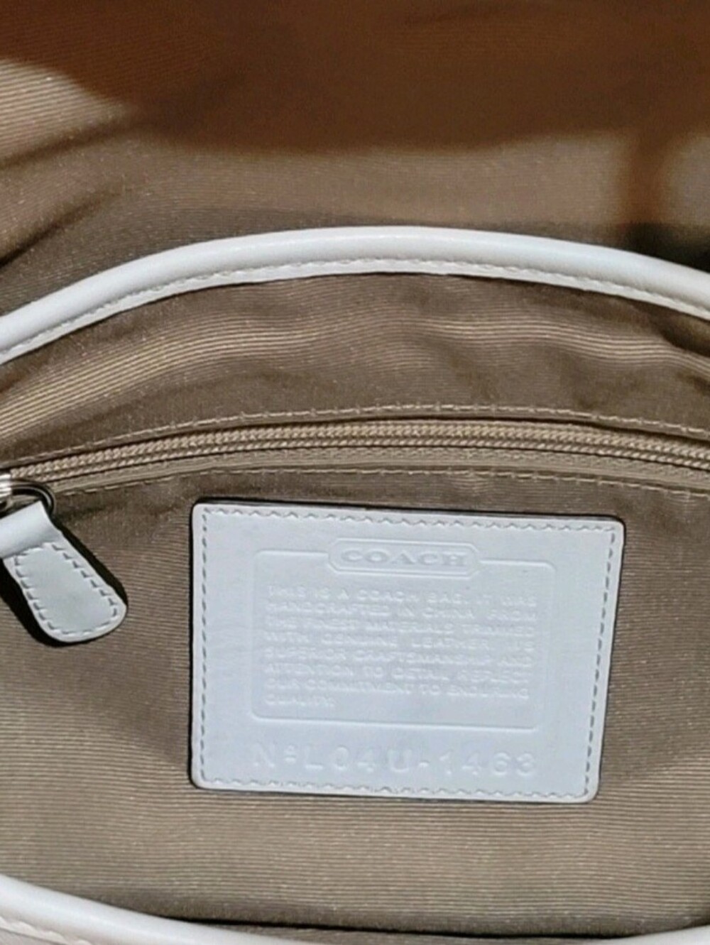 Vintage Coach White and Tan Jaquard Leather Shoulder Bag **NEAR MINT CONDITION** - Picture 15 of 16